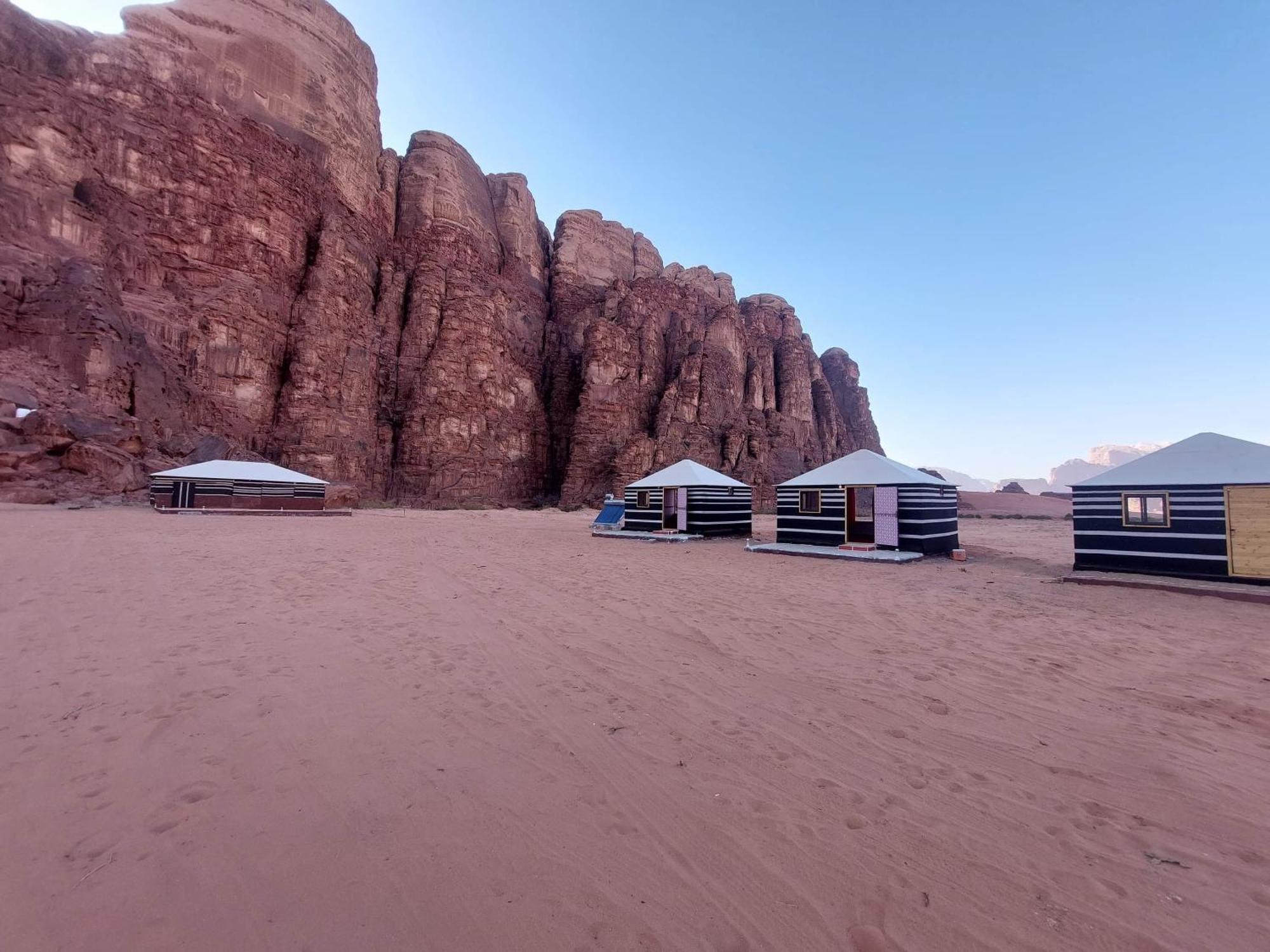 Authentic Bedouin Camp Wadi Rum Extérieur photo